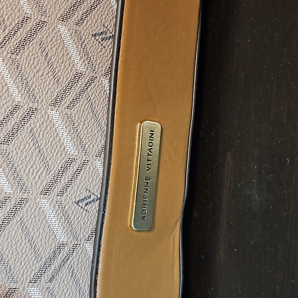 Adrienne Vitadini satchel purse - Picture 4 of 16
